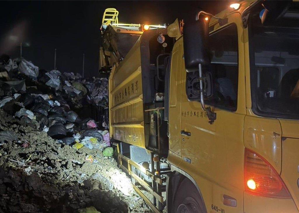 澎湖環保局槓上馬公市公所!紅羅垃圾場傾倒爭議 議員批官僚霸凌