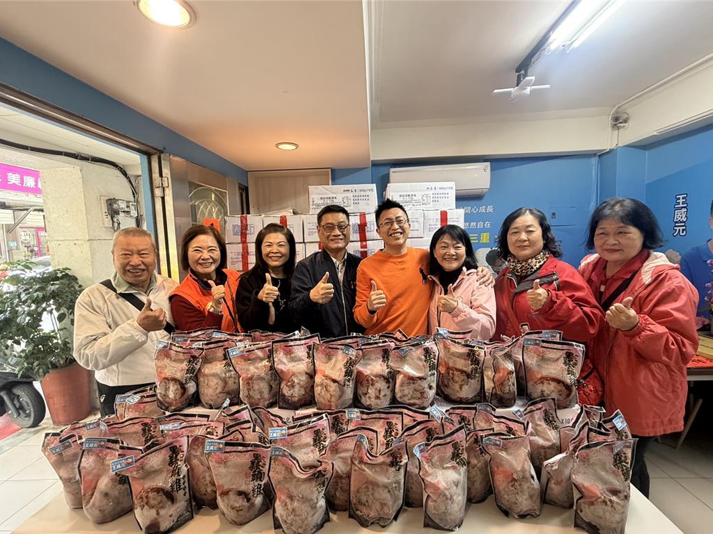 三重蘆洲寒冬送暖!志工逐戶送熱湯、聯醫獲贈57張輪椅更便民