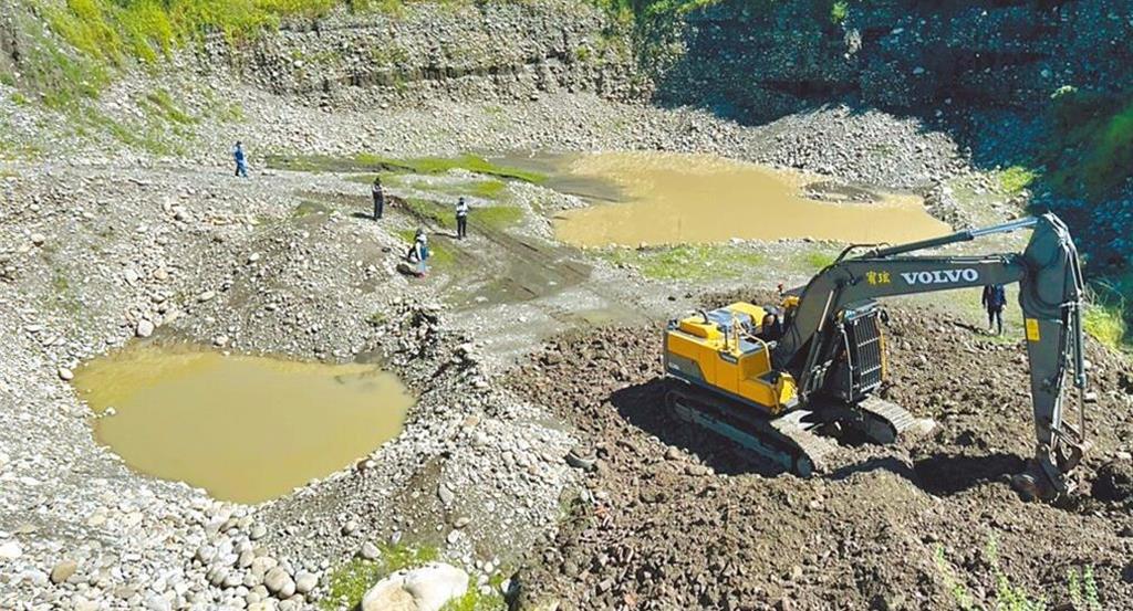 美濃大峽谷盜採砂石 高市府祭科技執法、重罰送辦、促修法