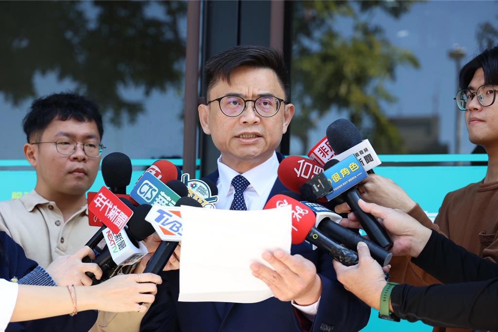 賴瑞隆危險?江怡臻曝「548088」警訊:綠營支持者消風