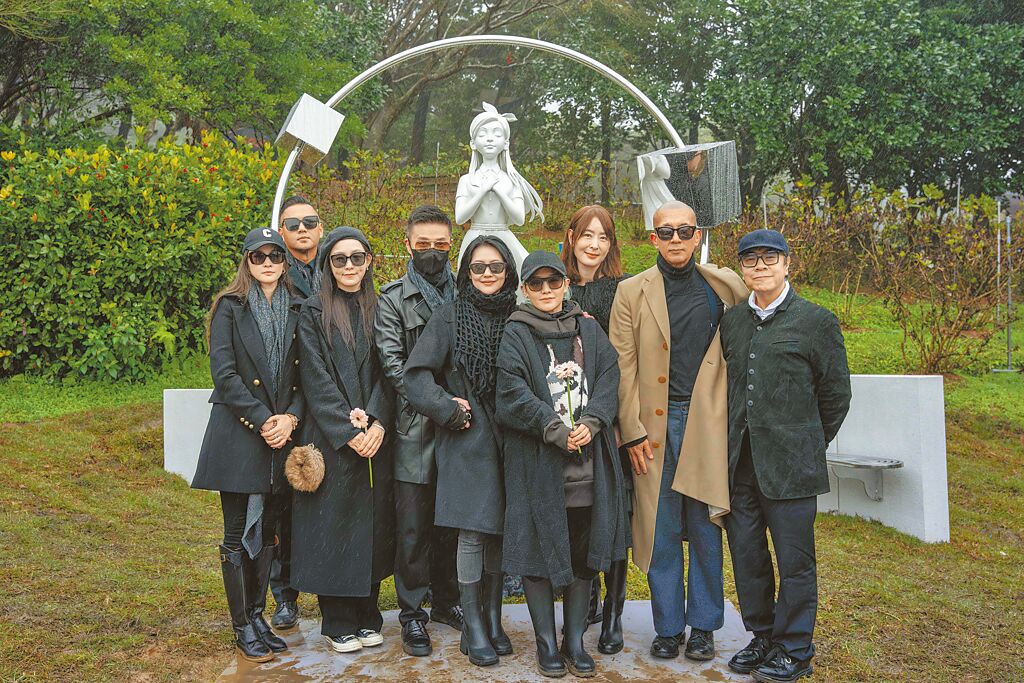 [新聞] 大S雕像揭幕 S媽哭喊「妳重生了」 - 八卦 - PTT.BEST 批踢踢爆文 3