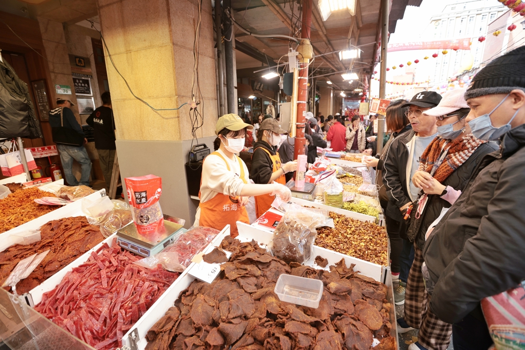 台北年貨大街吸菸區太遠?楊植斗曝民眾心聲狠酸林亮君