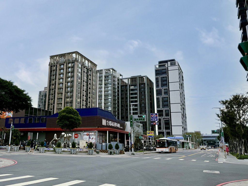 網友憂仁義重劃區交通易壅塞?信義房屋專家反揭優勢