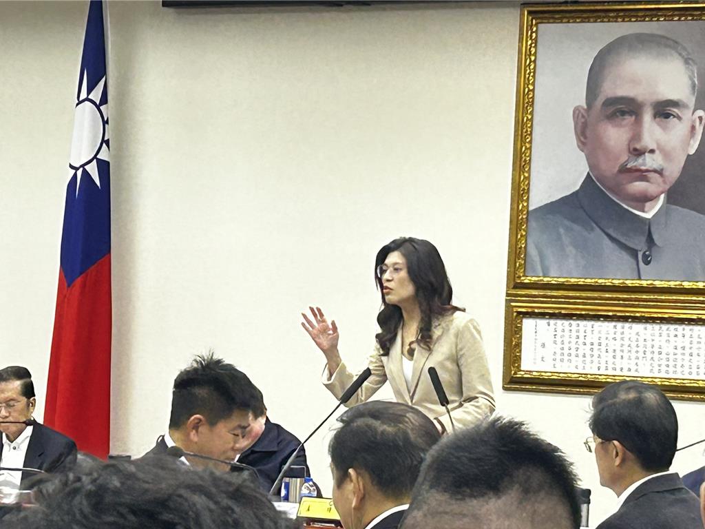 國民黨主席鄭麗文4日於中常會發表談話。（陳薏云攝）