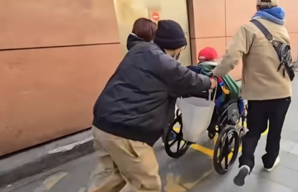 看護變繼母...102歲人瑞神智到底清不清楚?鄰居全說了