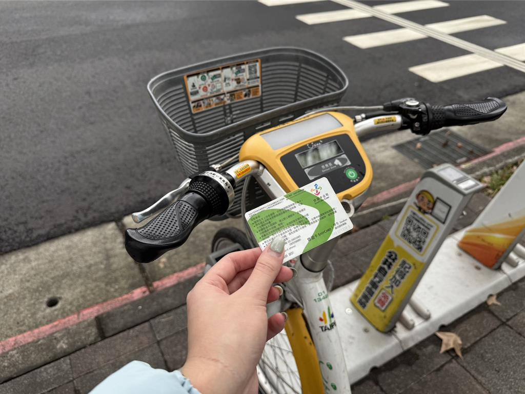 YouBike 2.0 還車要等10秒?北市交通局教2招「卡進去就走」