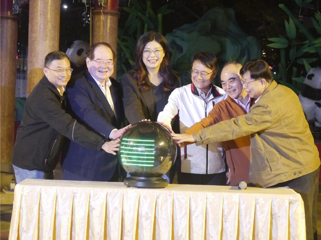 新北先嗇宮燈會點燈 鄭麗文到場引關注