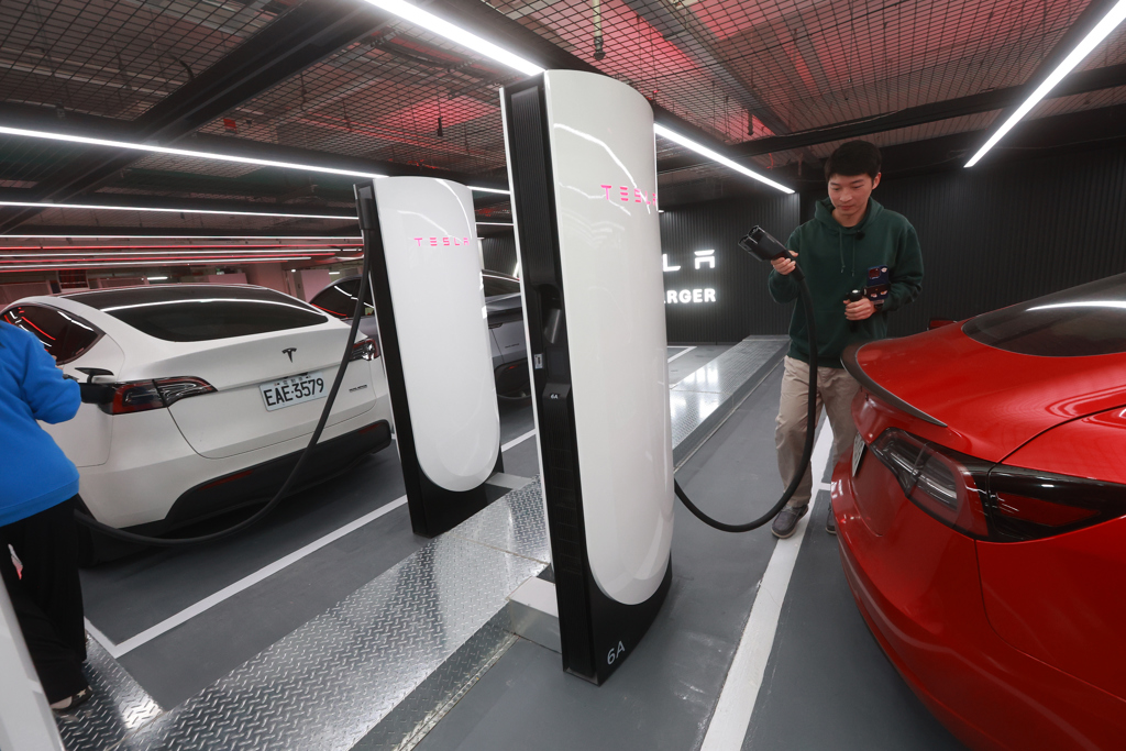 零關稅特斯拉卻喊不降價 經長:消費者可選其他產品