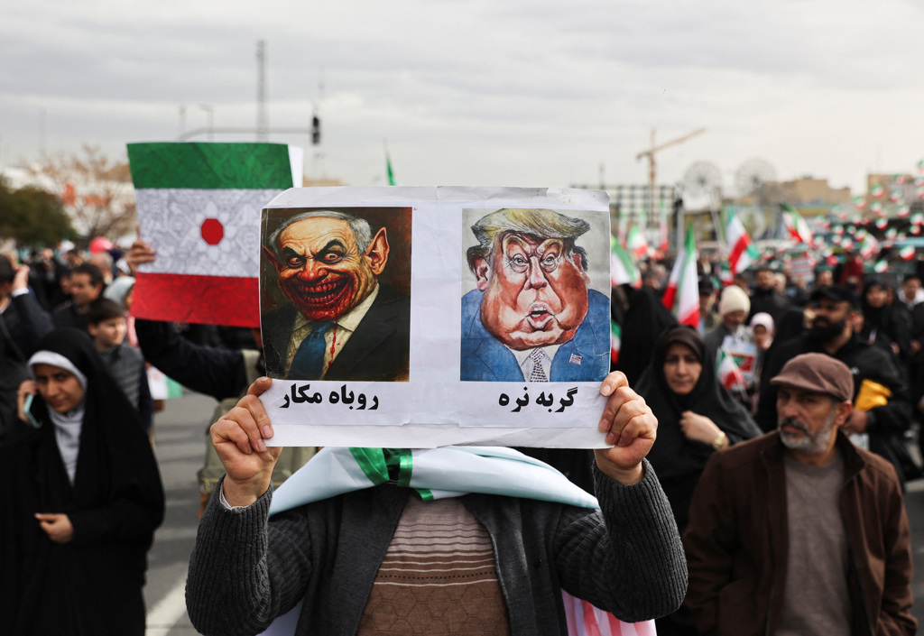 美雙航母壓境 川普:伊朗政權更迭是「最理想的事」