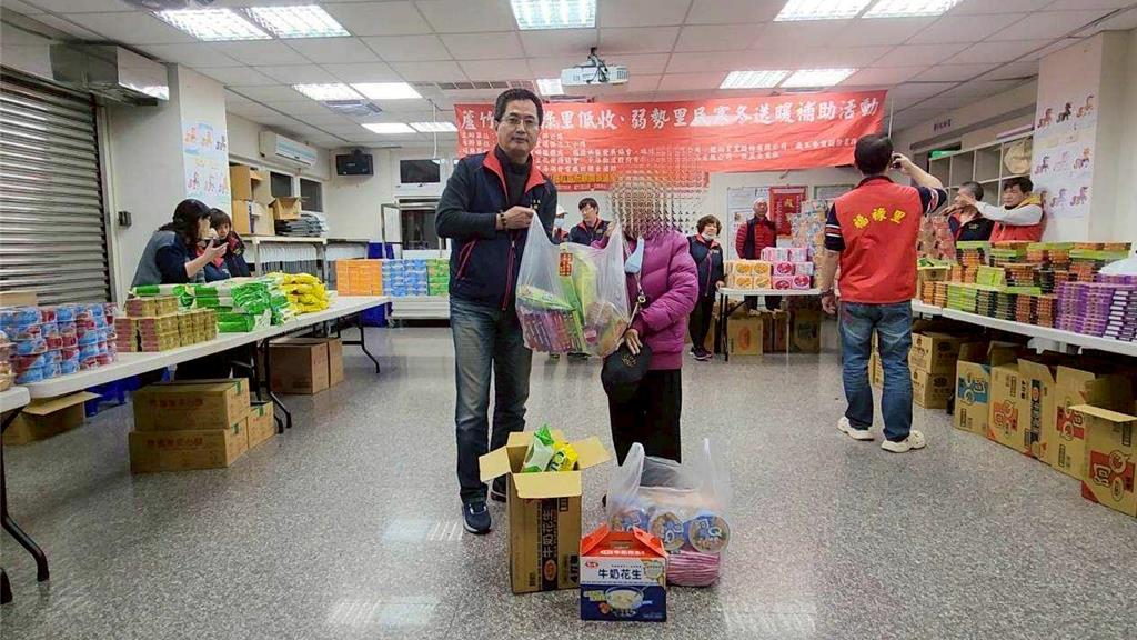 桃園3里長發起「寒冬送暖」 伴弱勢家庭安心過年