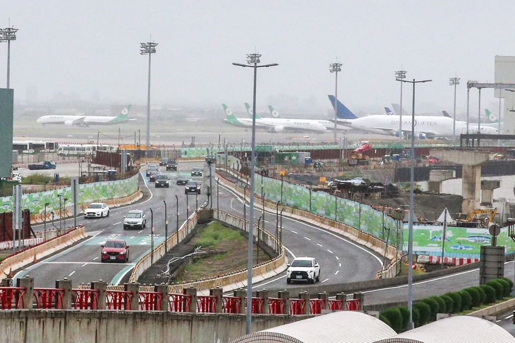 桃機「鏡頭君」直播鄉土劇!收音太清晰 女子哭訴離婚全放送