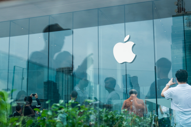 蘋果首款摺疊iPhone Fold來襲：左右對折預計2026年底上市