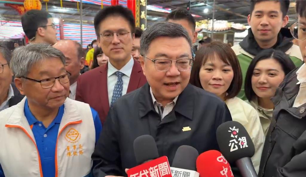 春節用藥不中斷 卓榮泰年初一訪視社區藥局