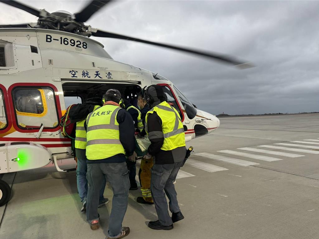 賴清德曝陳光復昨晚緊急開刀 揭最新病況