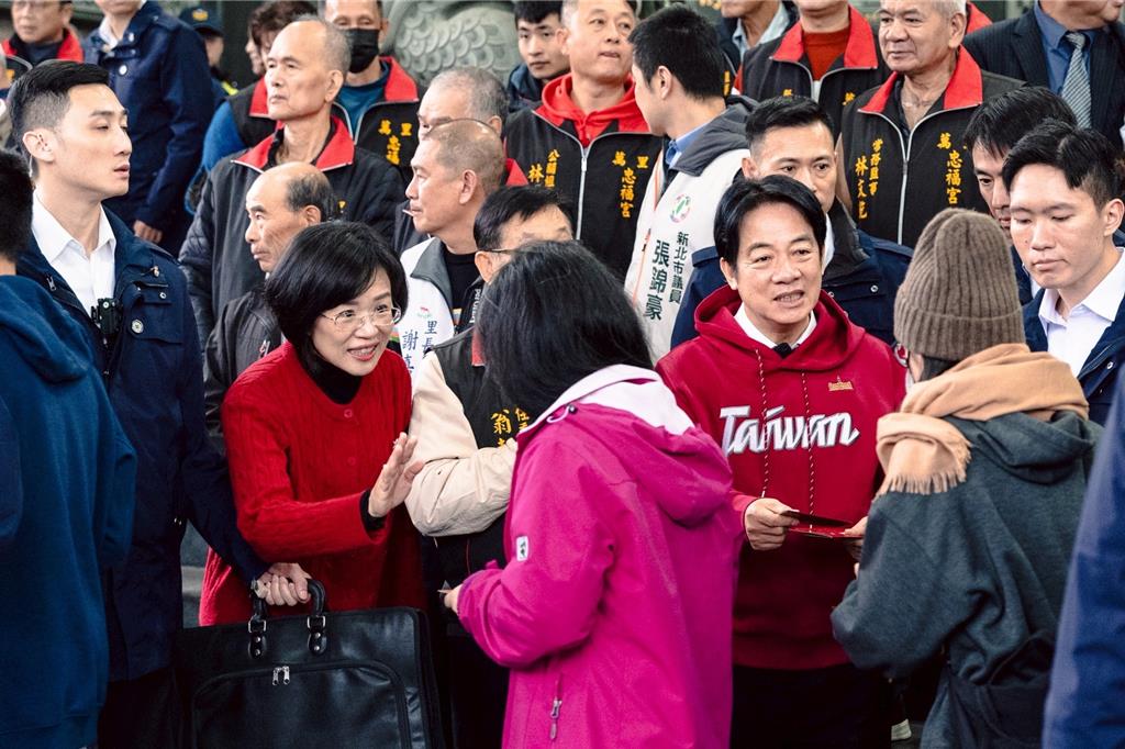 前後總統相繼助陣 民進黨新北市長人選拚走春