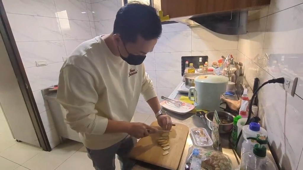 被警察耽誤的「總鋪師」 所長親下廚慰勞辛苦弟兄