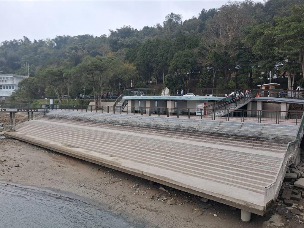 日月潭水位持續下探!蓄水率跌破7成 碼頭引橋封閉