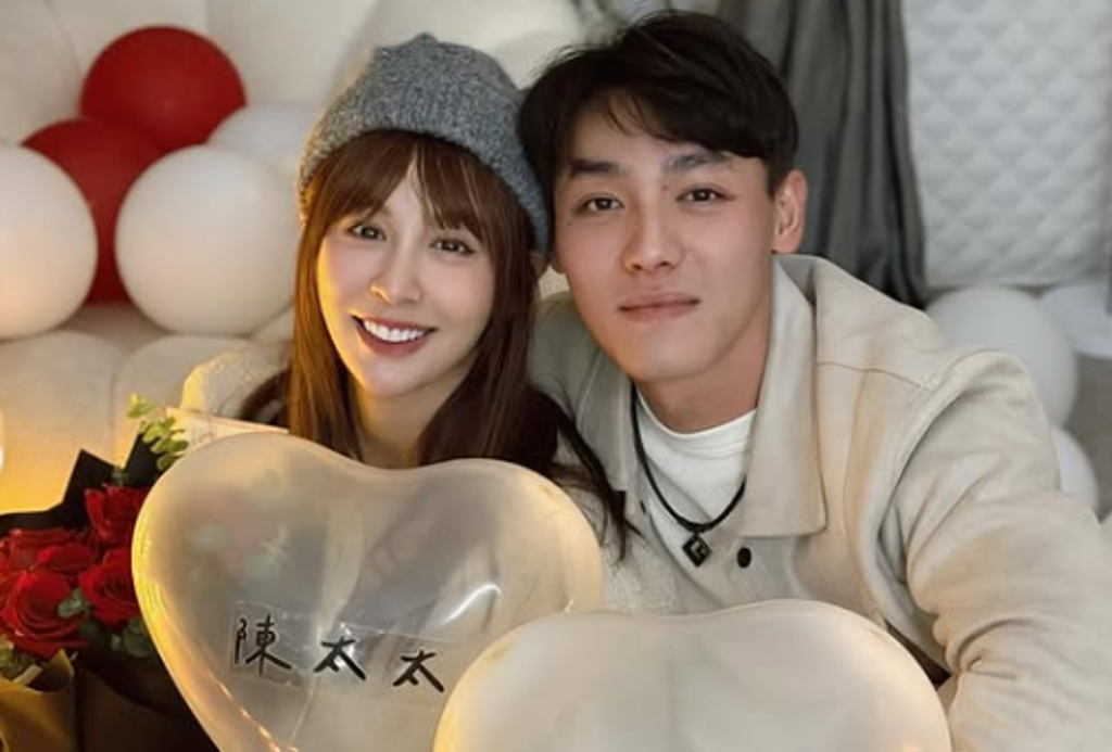 陳晨威愛妻啾啾曬渾圓孕肚!車內自拍曝孕期心聲 網讚「最美孕婦」