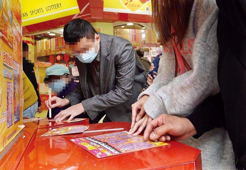 連買5張刮刮樂 她曝「中獎規律」這樣選秒中1萬