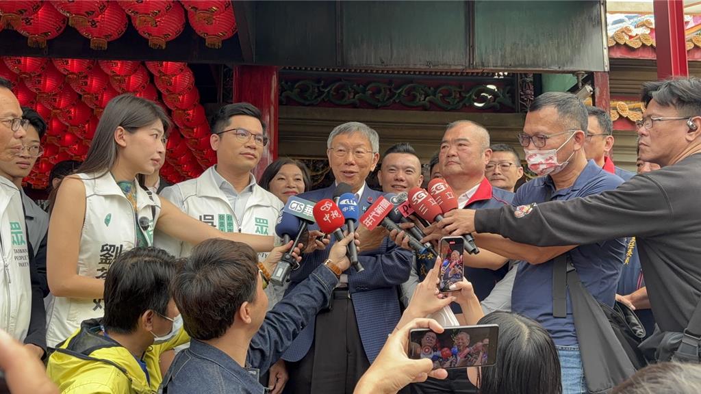 柯文哲台中走春掃5宮廟 酸政府「自己別帶頭亂就好」