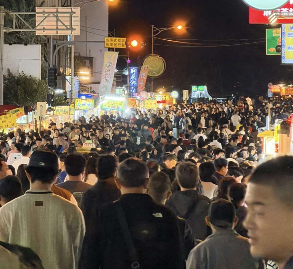 墾丁人潮回來了「大街被擠爆」畫面曝 旅宿業者感動