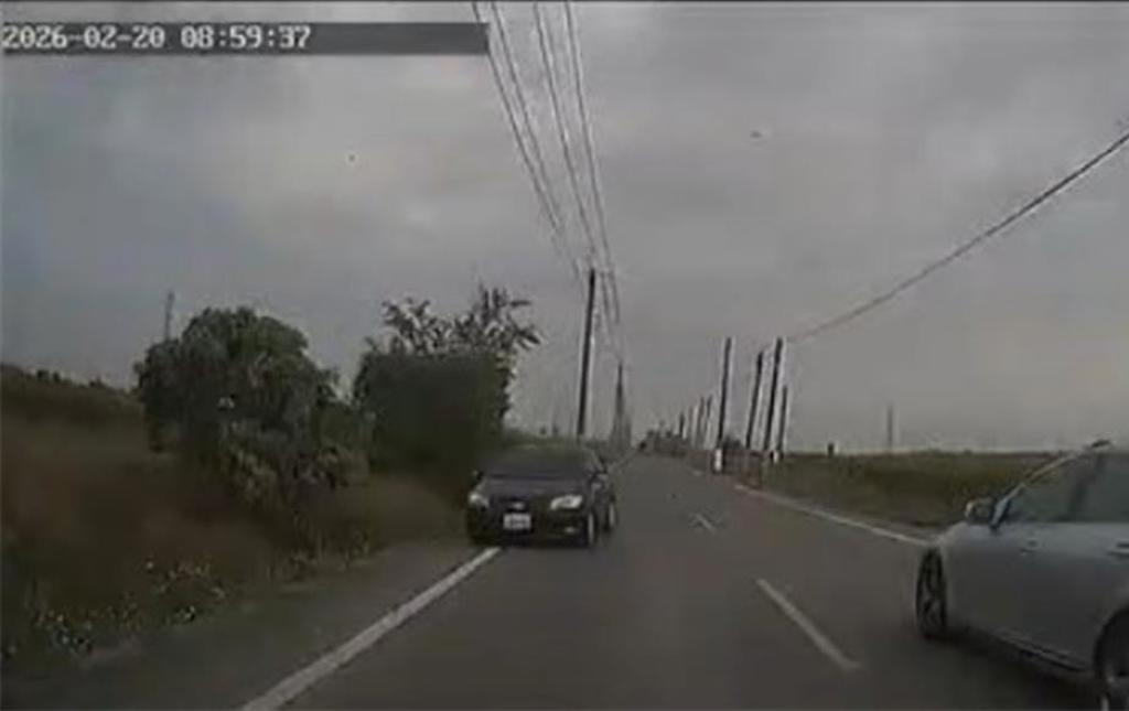 台南公車逆向爭道險釀災 網友怒求懲處司機 業者回應了