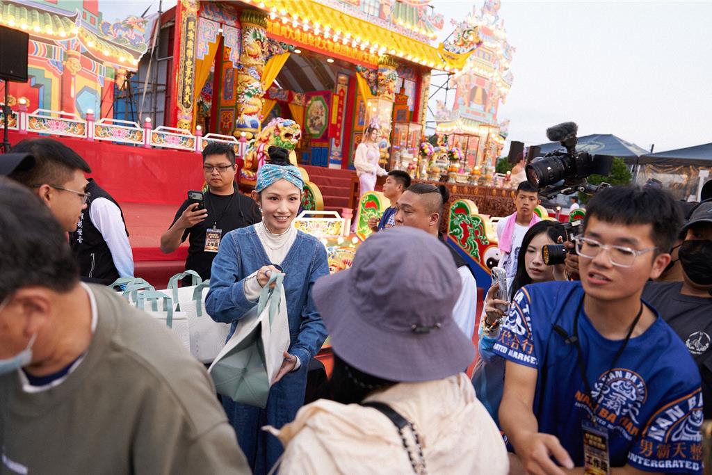 李千娜走過失言風波開工了 屏東麟洛回娘家重新出發