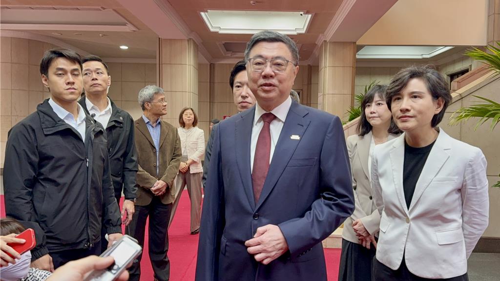 面對關稅變局 五院院長茶敘卓榮泰透露跟韓國瑜說這個