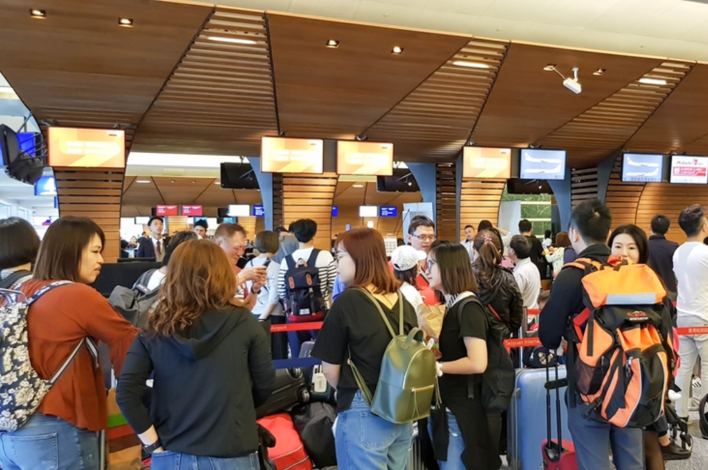 開工日「員工出國叫不回來」老闆公告:再放4天假