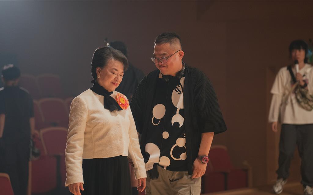 《陽光女子合唱團》票房狂破6.5億 全台觀眾年假見證奇蹟