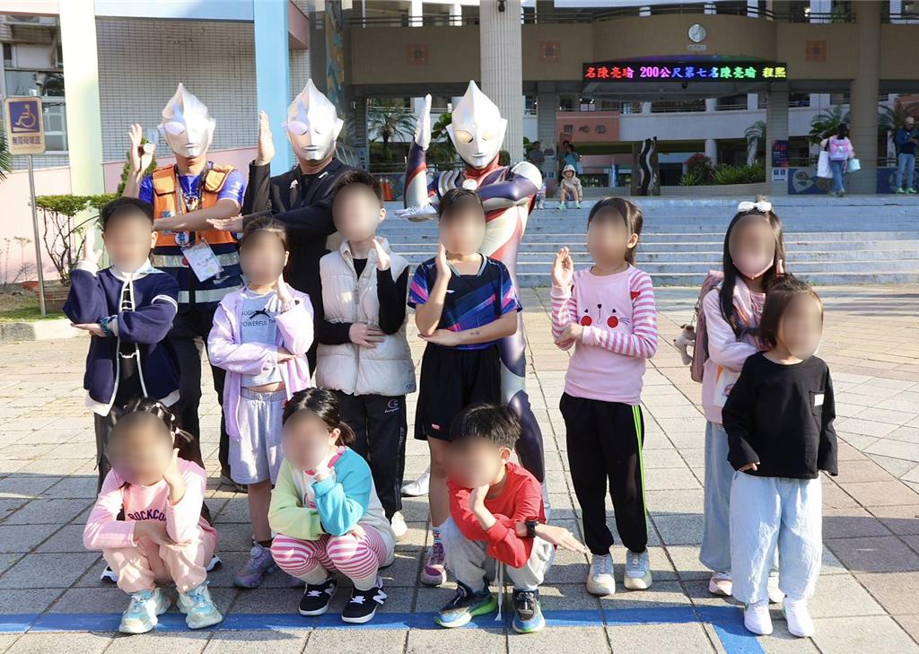 史上最長寒假結束!國小校長化身超人力霸王 迎擊收假收心操