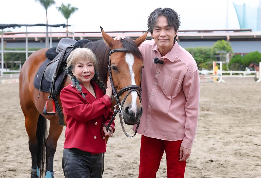 專訪》鬥嘴15年!萁媽「毀三觀」行徑 改變黃鐙輝為人處世