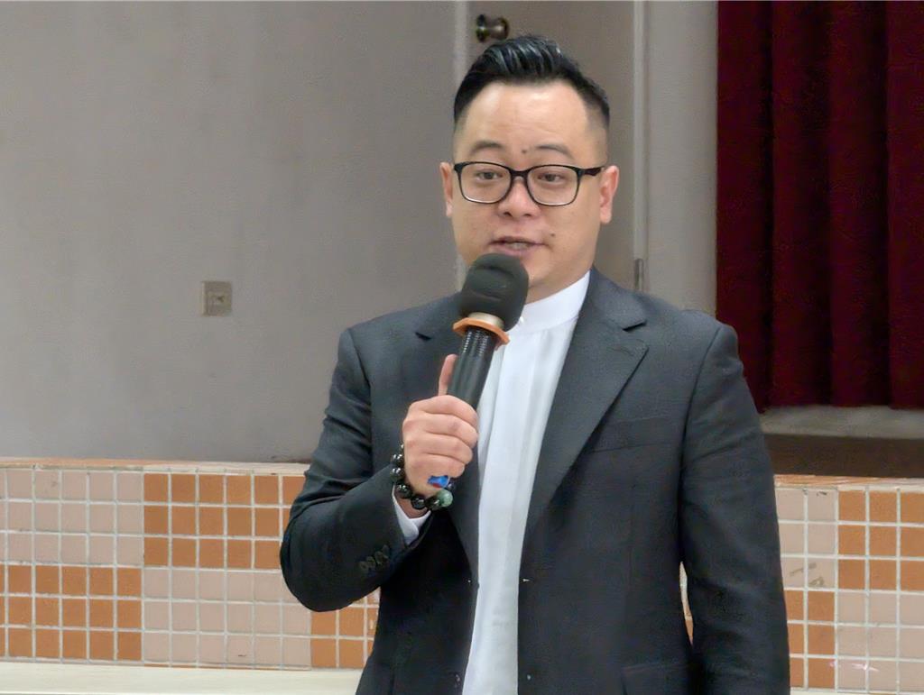 直衝艱困選區宣傳政見 童子瑋:深入社區融化鐵板