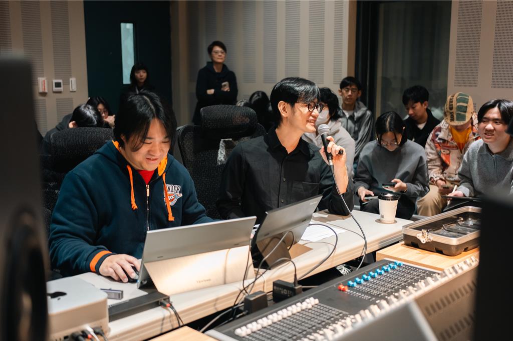 陳建騏擔綱製作人改編魏如萱經典作 錄音與混音過程全公開