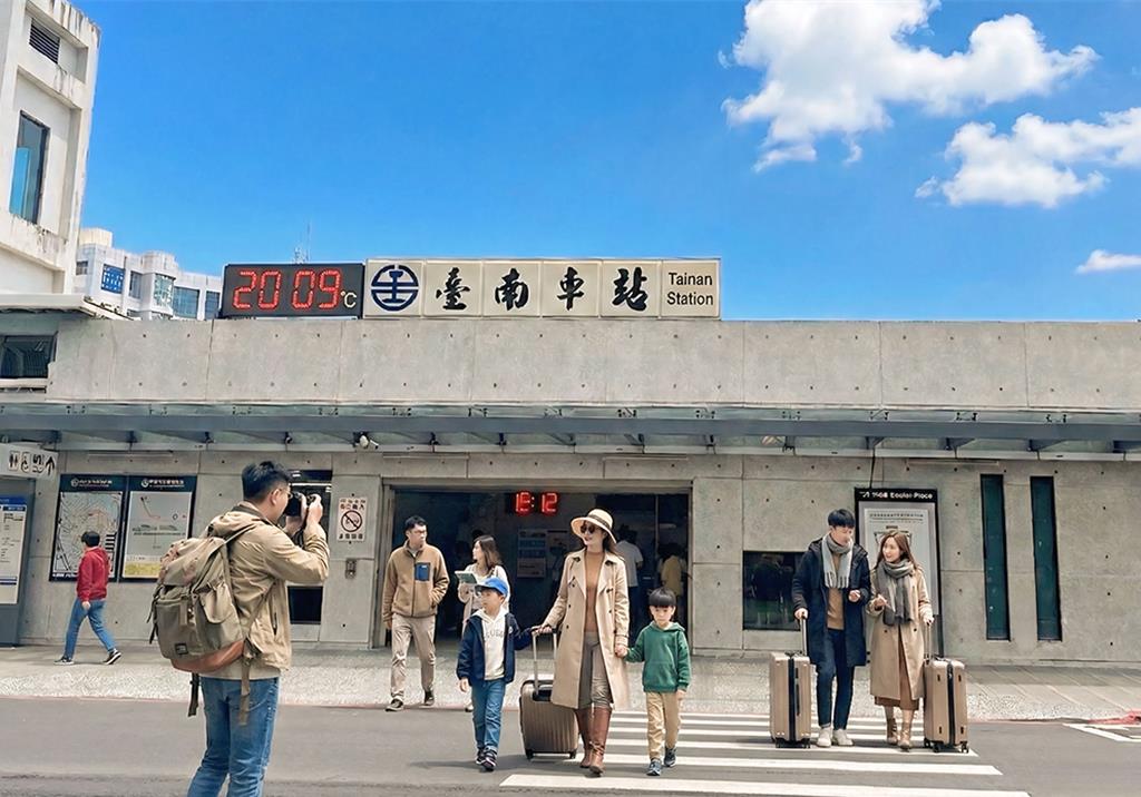 星級飯店春遊優惠!加價17元早餐吃到飽、住房買1送1