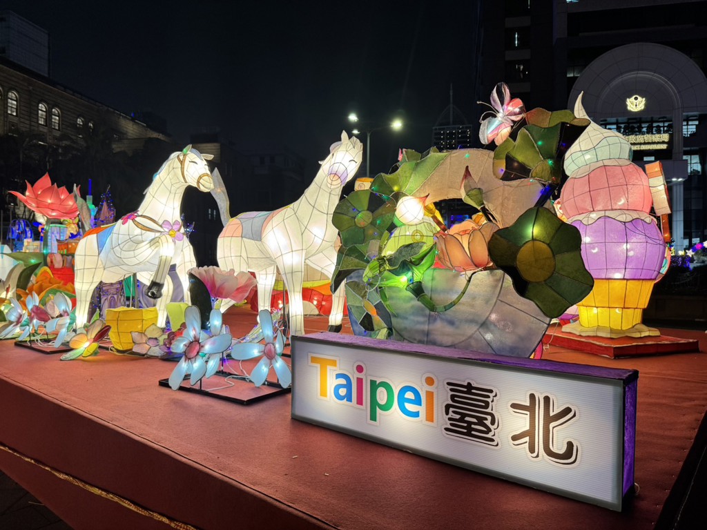 2026台北燈節為因應「無菸城市」政策，除吸菸區外禁菸。（陳秀枝攝）