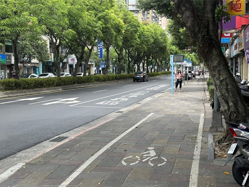 不再人車互撞!北市「8橫8縱」公車站補齊標線 預計6月底完工