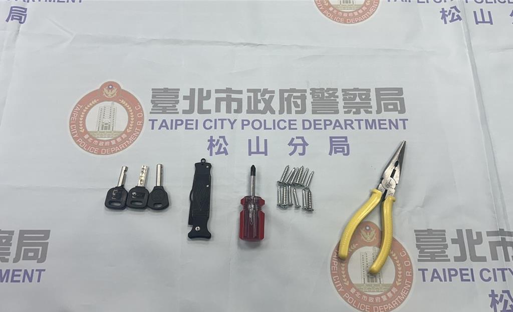 15秒偷一台夾娃娃機 3條通男跑不贏警察落網