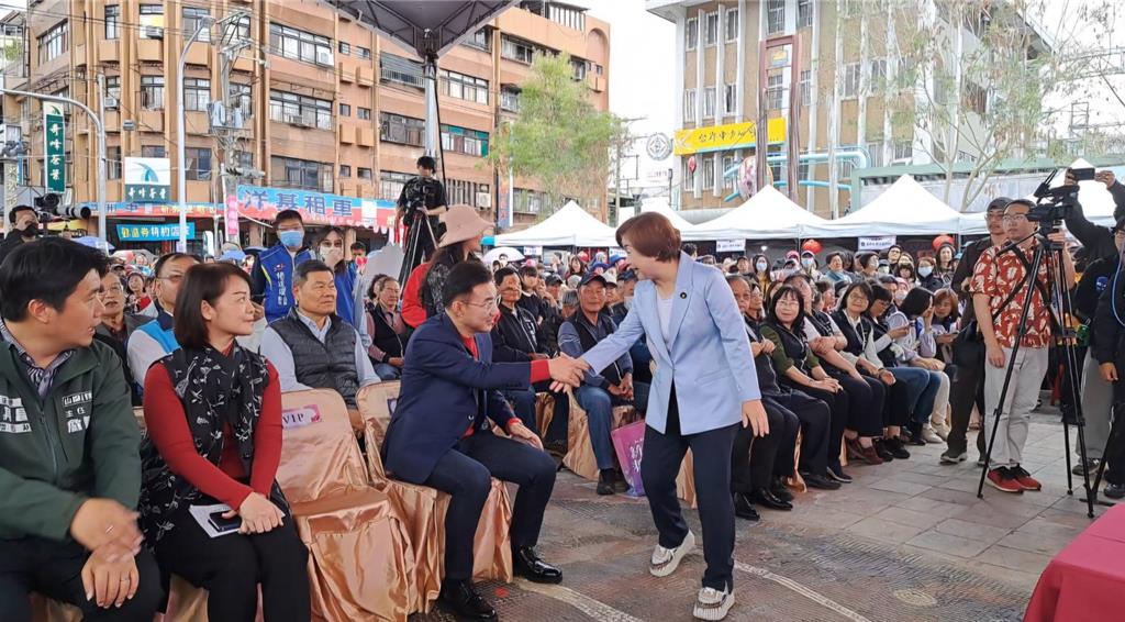 鄭麗文下台中合體楊瓊瓔拜廟 江啟臣語帶保留:可能會遇到