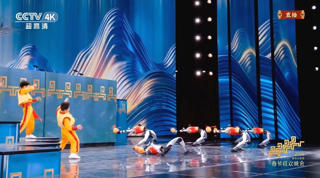 葉家興專欄》人機共武 全球矚目