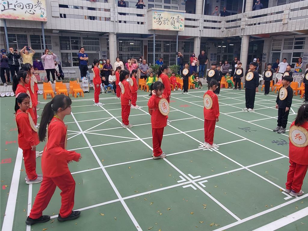 雲林棋盤村辦全國象棋公開賽 小學生「真人象棋」為比賽暖身