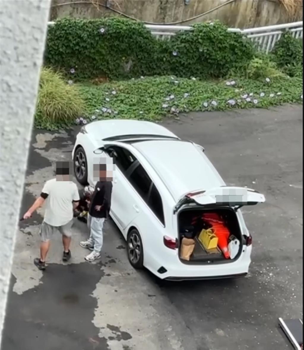 男子持樂樂棒球棒打小孩!引發眾怒 警追查通知到案