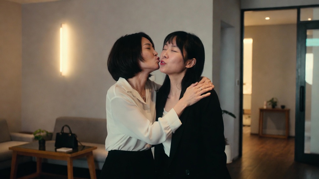 人妻帶女同事回家同住 老公見「休息室甜蜜片」崩潰了