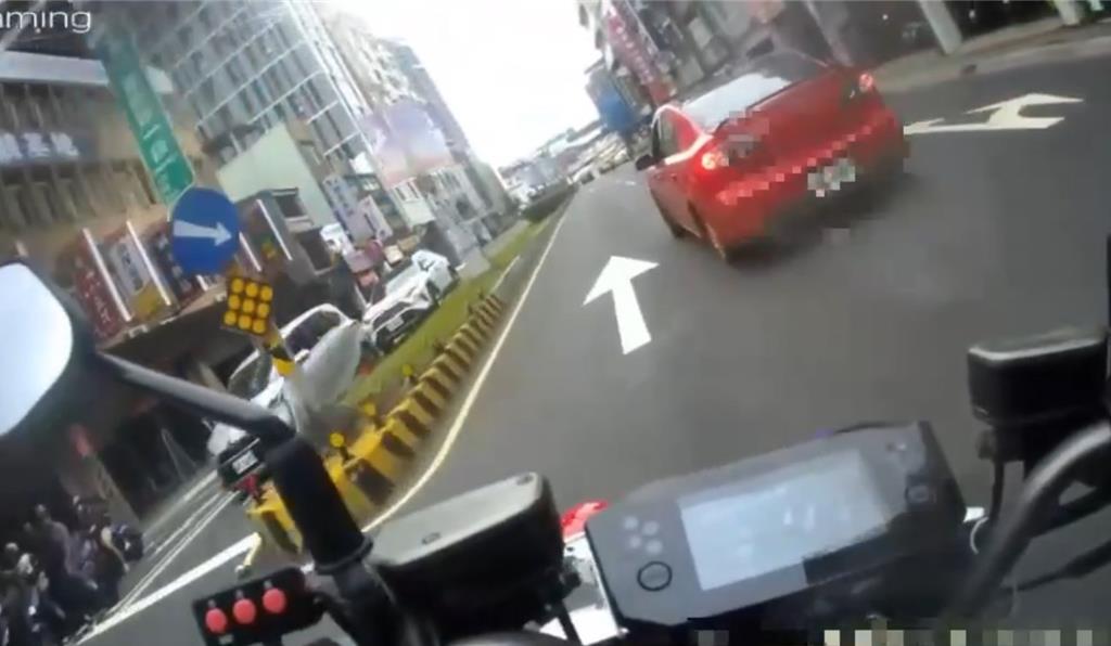 三重17歲無照少年開車被警追捕 飆台北橋跨區北市遭攔