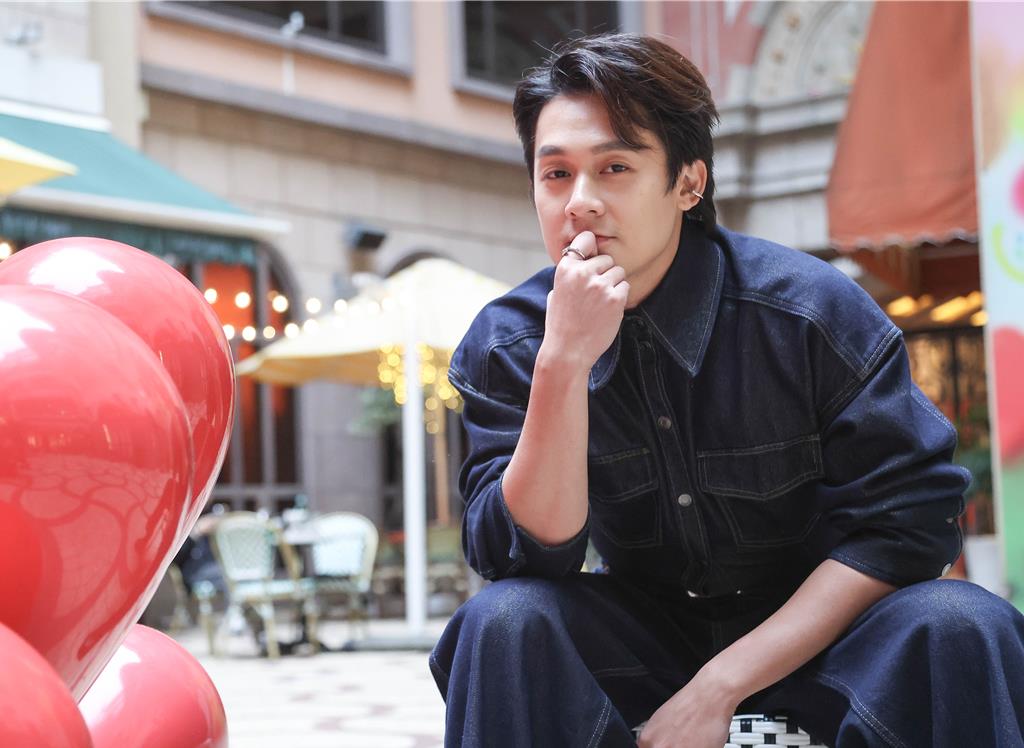 專訪》許瑞奇自爆沒錢被逼入行 「被教育男人不能哭」成演戲絆腳石