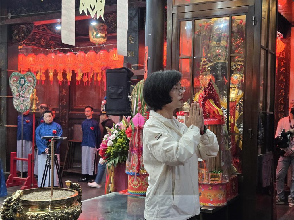 綠新北議員初選白熱化 吳奕萱、陳岱吟拚空戰陸戰搶曝光