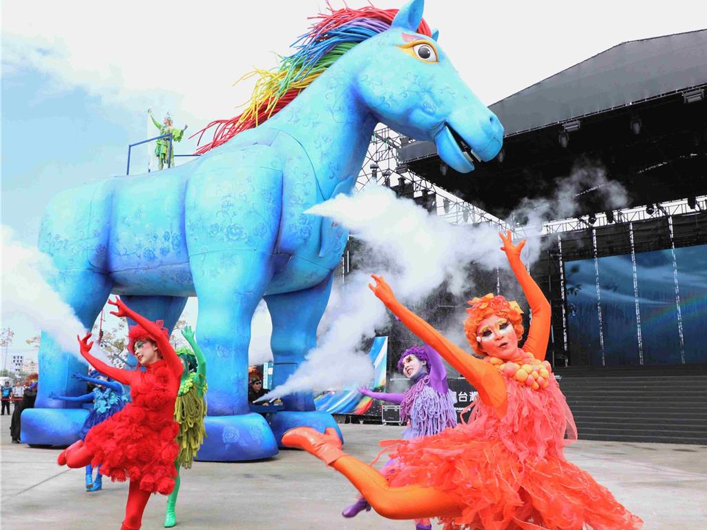 2026台灣燈會在嘉義!13米巨型「雨馬」亮相 3/7走上街頭