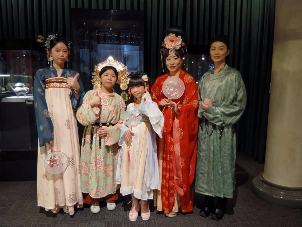 北港燈會穿越千年 武德宮唐服踩街重現盛唐元宵