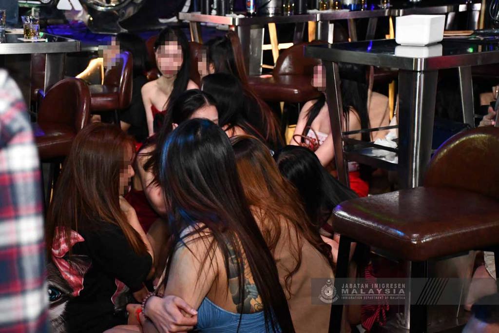 工業區內藏「吊花場」遭警突襲 107名陪酒女遭逮