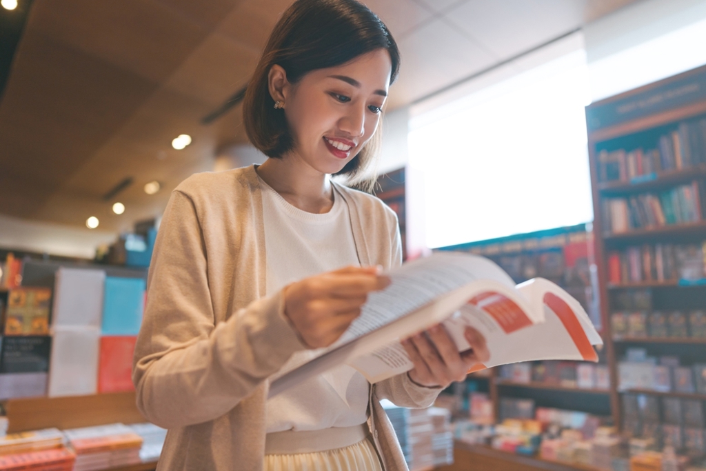 頂大文組薪水卡3萬!他後悔沒讀私立理工 104揭現實差距